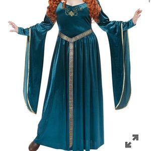 Merida ( Lady Guienvere) Halloween Costume size 10-12 Large, tiara, and belt.